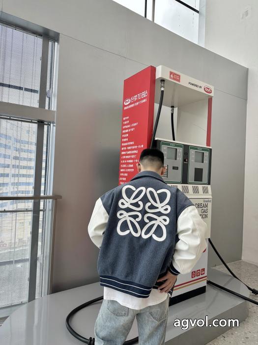 新しいスタイル 今流行 キレイ価格セールコートLOEWEブランド コピー 安心_0_3