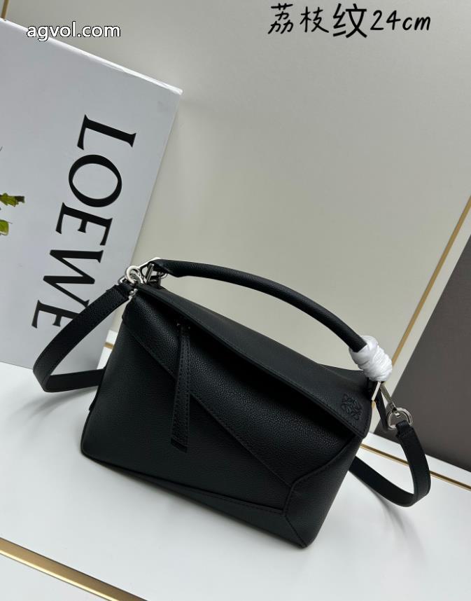 包包最安価格新品 セールで入手! 人気の秋冬新作再登場LOEWEブランド 品 激安 通販._5_0