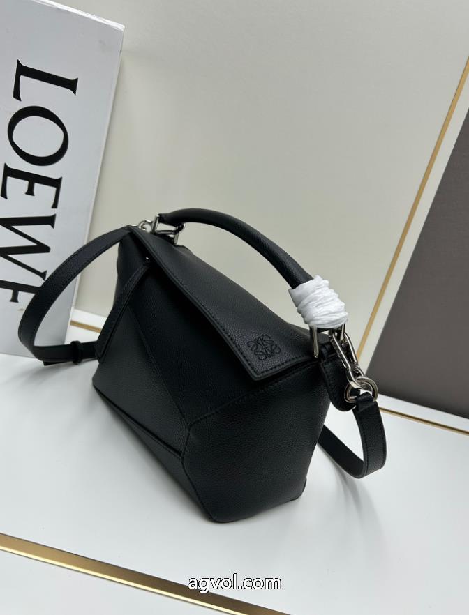 包包最安価格新品 セールで入手! 人気の秋冬新作再登場LOEWEブランド 品 激安 通販._5_1