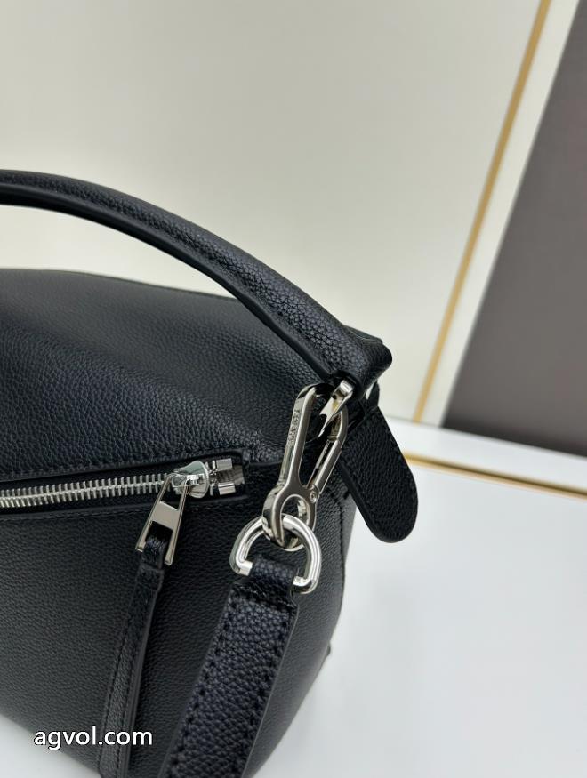 包包最安価格新品 セールで入手! 人気の秋冬新作再登場LOEWEブランド 品 激安 通販._5_3