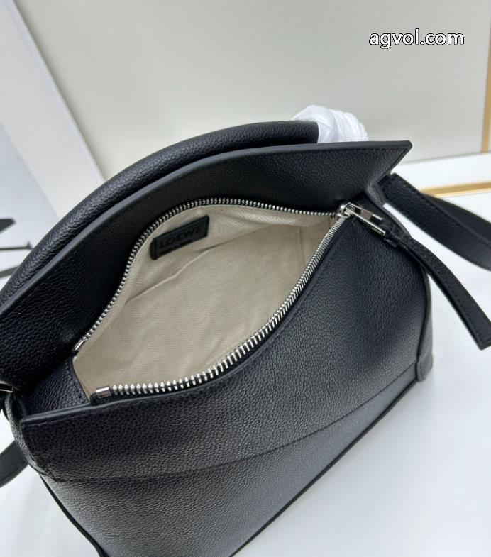 包包最安価格新品 セールで入手! 人気の秋冬新作再登場LOEWEブランド 品 激安 通販._5_4