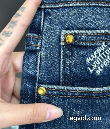 LOUIS VUITTON優等品 冬らしい爽やかさ 秋冬で人気の限定新作ブランド 激安ジーンズ.._0_4