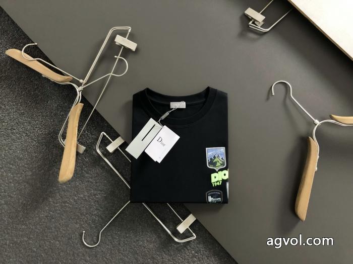 DIOR秋冬超人気 新作追加 人気上昇中半袖Tシャツブランド コピー 優良店_0_0
