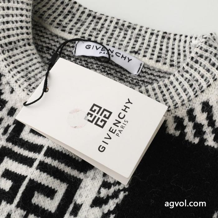 GIVENCHYセーター大人な印象が溢れ出る 今からの季節にピッタリ！  2026定番新作スーパー コピー 通販 優良_0_2