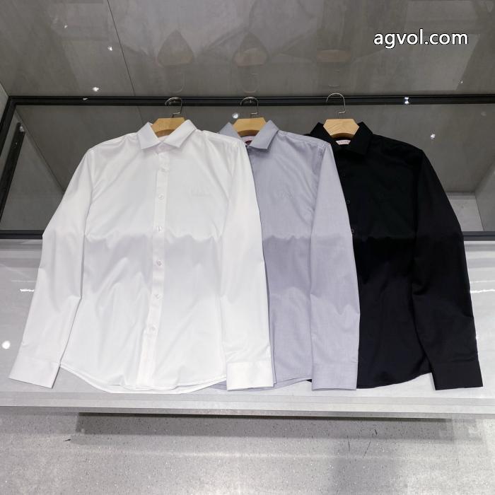 リラックスした雰囲気に 秋冬は継続系のトレンド お得人気セールTシャツヴァレンティノコピー ブランド 販売._0_2