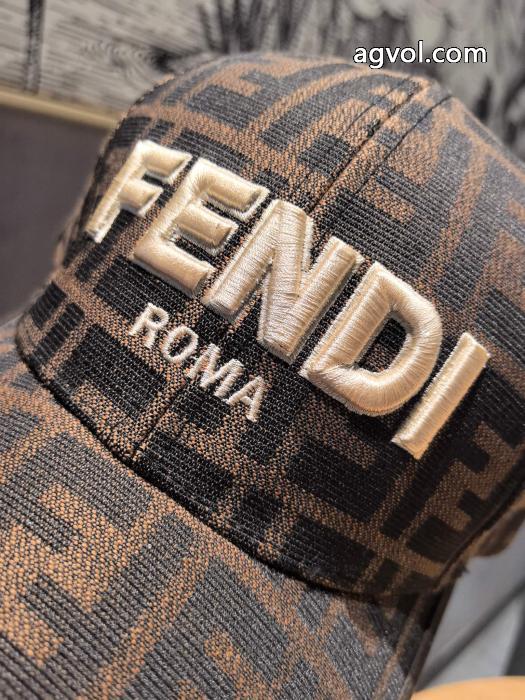 通勤スタイル 機能性抜群！ 2026最新コラボ完売間近FENDIブランド コピー 安心帽子_0_0