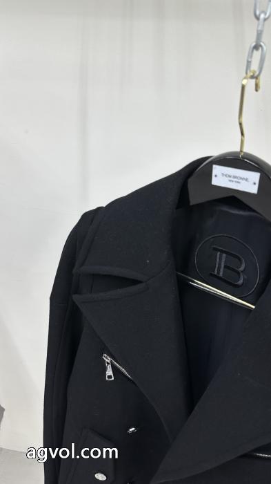 新作次狙うならこれ 人気急上昇中 新作到着ブランド スーパー コピー 通販コートBALMAIN._0_5