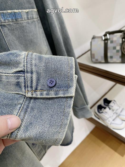 コート偽物 ブランド 販売人気新品 手元に在庫あり 日本即完売予想balenciaga_0_2