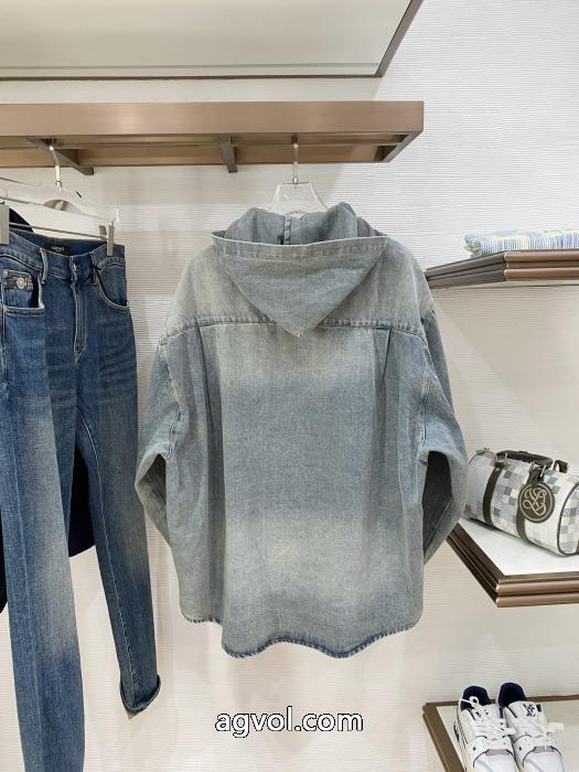 コート偽物 ブランド 販売人気新品 手元に在庫あり 日本即完売予想balenciaga_0_3