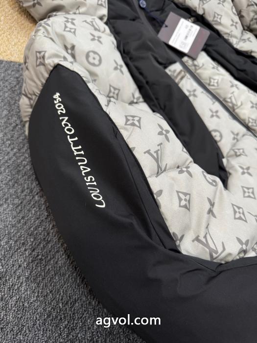 オススメ新作商品 TOPセラー賞 今っぽいトレンドコピー 商品 ブランドダウンジャケットLOUIS VUITTON.._0_4