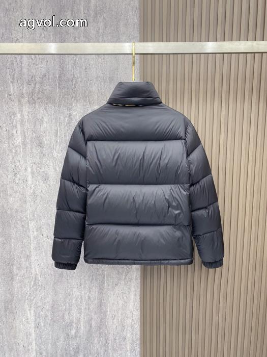 BURBERRYブランド スニーカー 激安ダウンジャケットハイグレード フェミニンな雰囲気 2026最新コラボ　完売間近_0_3