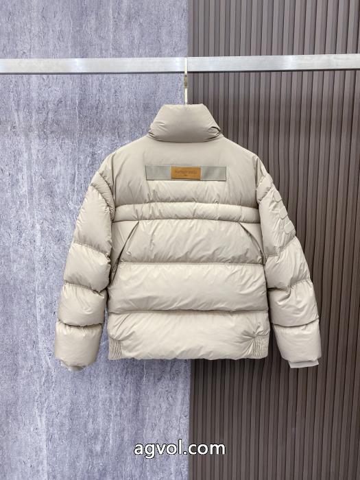 コピー 品 ブランドLOUIS VUITTON高級感演出 今季大人気新作登場 2026新作セールダウンジャケット_0_1