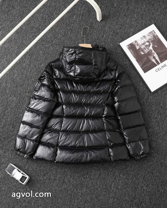 MONCLER究極な着心地 高評価の人気品  ハイグレードブランド 偽物 通販ダウンジャケット_0_3