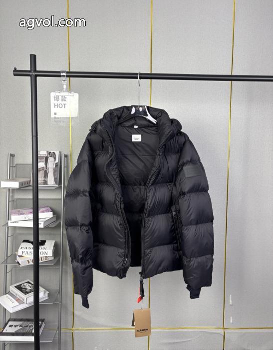 偽 ブランド 通販ダウンジャケットBURBERRY希少価値大！ 全国無料新品 コーデ選ばずおしゃれのポイント_0_1