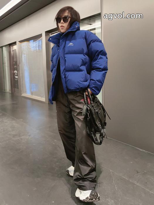 爽やかな色合い 存在感◎ 2026冬更新人気商品ブランドコピー&nbsp;&nbsp;&nbsp;&nbsp;ダウンジャケットバレンシアガ._0_0