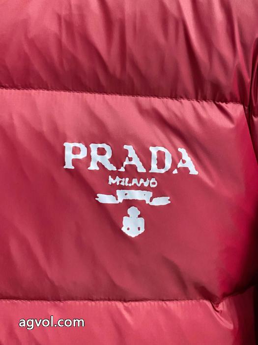 PRADA激安専門店 優れたデザイン 高級感演出 2026ブランド スーパー コピーダウンジャケット_0_0