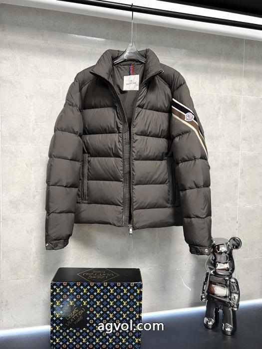 MONCLER偽 ブランドダウンジャケット高品質 人気 魅力的な 安心国内発送_0_2