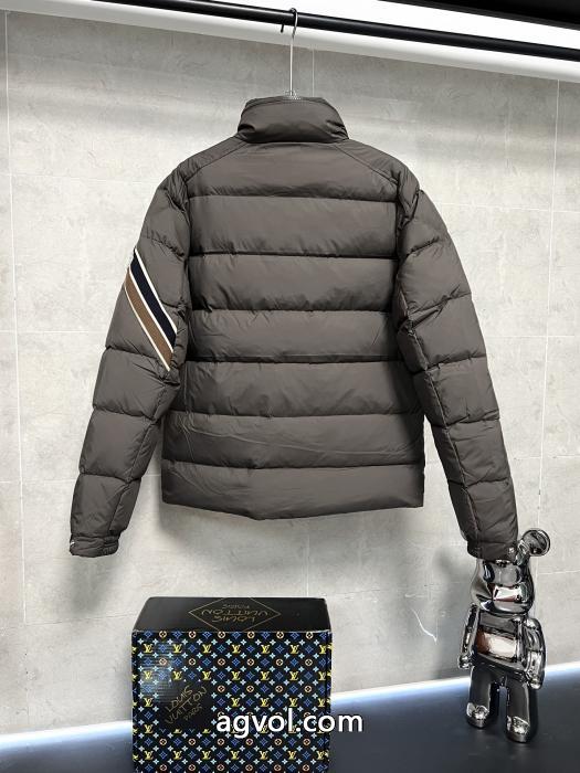 MONCLER偽 ブランドダウンジャケット高品質 人気 魅力的な 安心国内発送_0_4