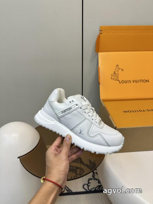 スニーカー透け感良さ 使い勝手の良い 旬スタイルに早変わり!偽 ブランド 販売ルイ ヴィトン.._0_4