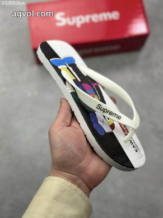 SUPREME 2026スーパーコピー速達EMS便 2026秋冬大人気 上品低価スニーカー.._0_0