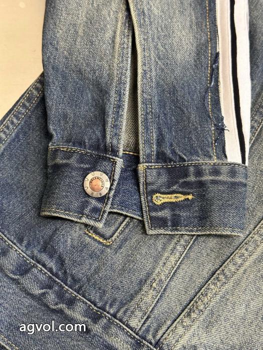 上品カジュアルな雰囲気に NEW!! 大人気 名入れ無料デニムの服バレンシアガスーパー コピー 安心._0_5