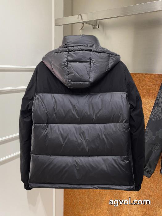 偽 ブランド 通販最低価格保証 人気が爆発  品良くおしゃれ ダウンジャケットMONCLER_0_0