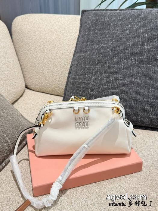 バッグMIUMIU通勤の定番 超人気高品質 定番が欲しい方ブランド コピー 安心_0_1