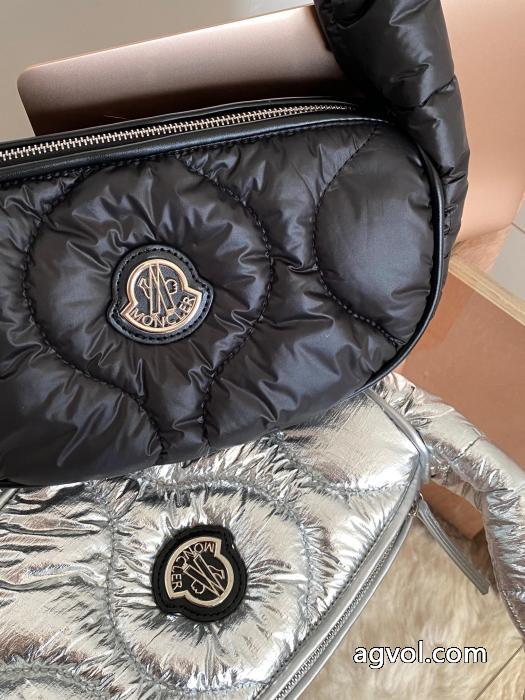 MONCLER偽 ブランド 販売バッグ毎日更新 おしゃれな人気 高級感のあるデザイン.._0_4