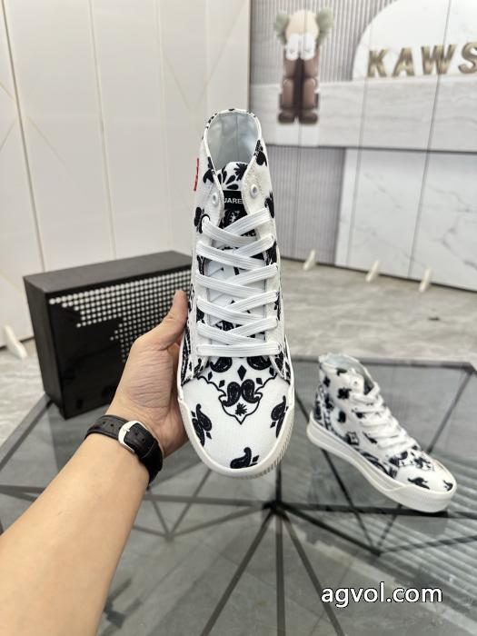 DSQUARED2赤字超特価限定アイテム 注目作品 １着は持つべき 2026ブランド スーパー コピースニーカー.._0_4