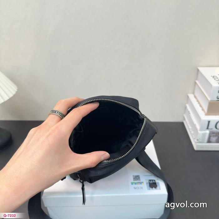 スーパー コピー どこで 買える大人気モデル オシャレさんお勧め! 別注モデルディースクエアード&nbsp;&nbsp;&nbsp;&nbsp;バッグ.._0_4