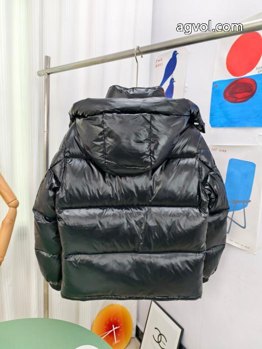 コピー ブランド 優良MONCLERダウンジャケット世界中で爆発的人気 雑誌掲載 柔らかな着心地_0_3