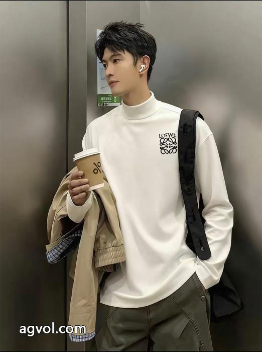 LOEWE通販 ブランド長袖Tシャツ最低価格保証 オリジナル フェミニンな雰囲気_0_2