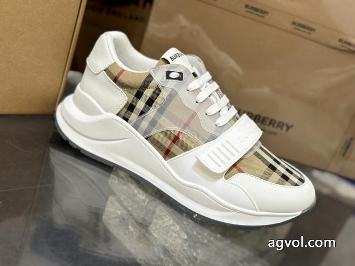 BURBERRY上品で美シルエット 上品保証 2026最新作 2026ブランドスーパーコピースニーカー.._0_1