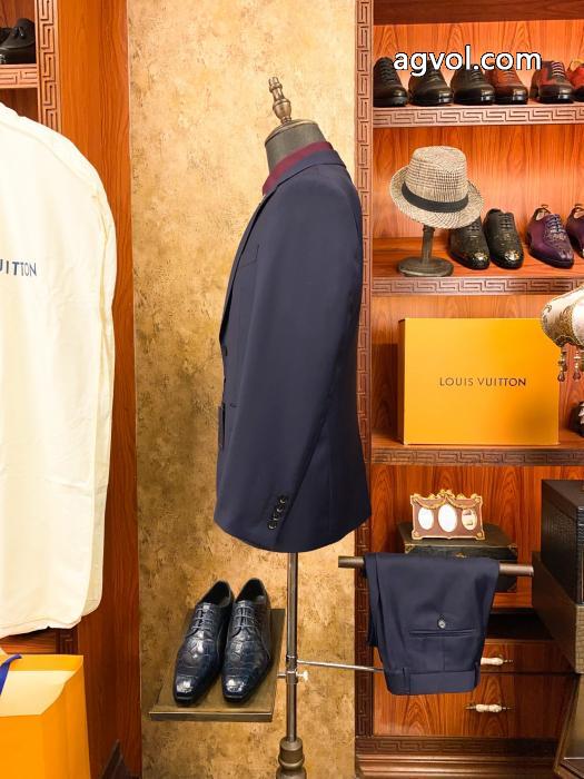 タイムセール開催中！ 限定セール大人気 VIP価格　海外発コピー 品 ブランドルイ ヴィトンスーツ.._0_1