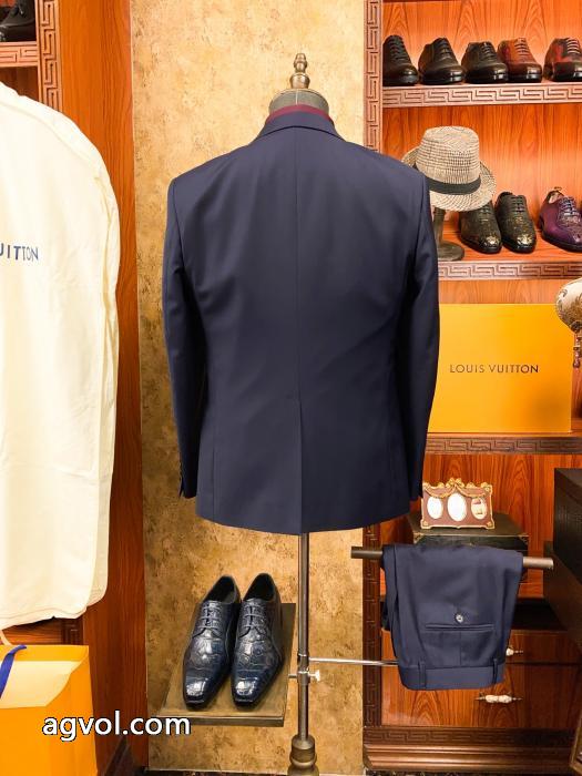 タイムセール開催中！ 限定セール大人気 VIP価格　海外発コピー 品 ブランドルイ ヴィトンスーツ.._0_2