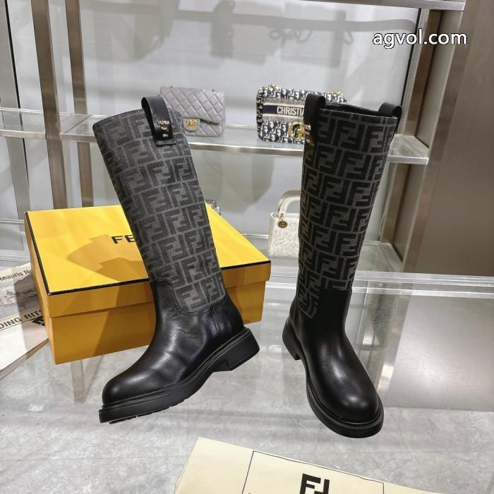 FENDIスニーカー愛らしさ抜群 暑い日にも涼やかさを感じる 新品入荷2026コピー 商品 ブランド.._0_2