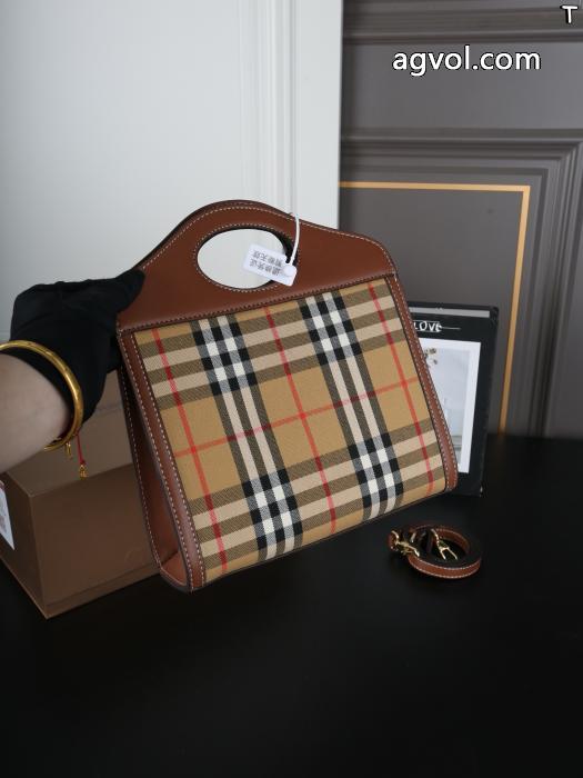 スーパー ブランド コピーバッグ安定感があり 上品なカジュアルコーデに 今季新作登場BURBERRY_0_1
