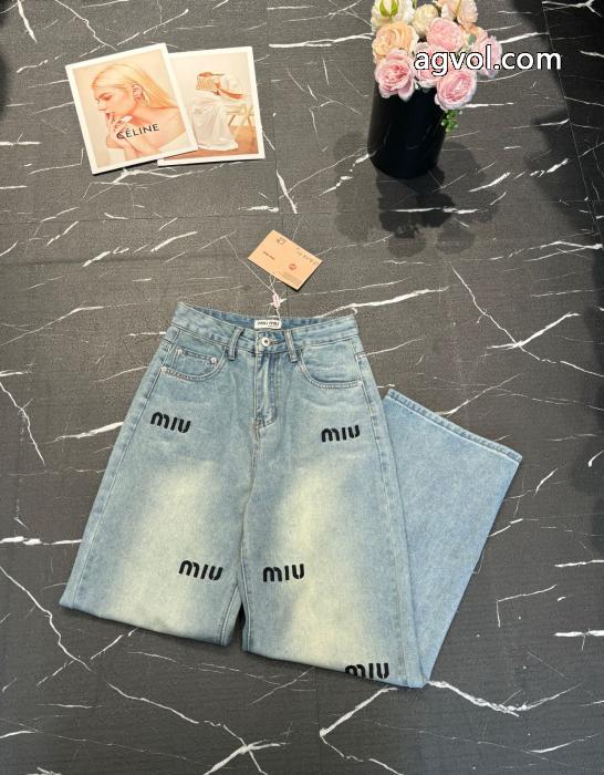 ブランド コピー ショップミュウミュウ数量限定セール 冬っぽさ新作アイテム 美品★&nbsp;&nbsp;&nbsp;&nbsp;ジーンズ._0_0