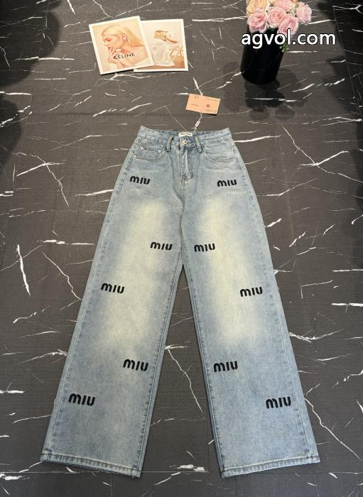 ブランド コピー ショップミュウミュウ数量限定セール 冬っぽさ新作アイテム 美品★&nbsp;&nbsp;&nbsp;&nbsp;ジーンズ._0_1