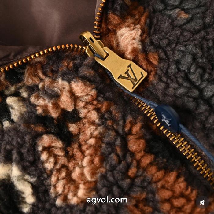 LOUIS VUITTON雑誌掲載 お手頃価格に 大人気アイテムコピー 商品 販売コート_0_3