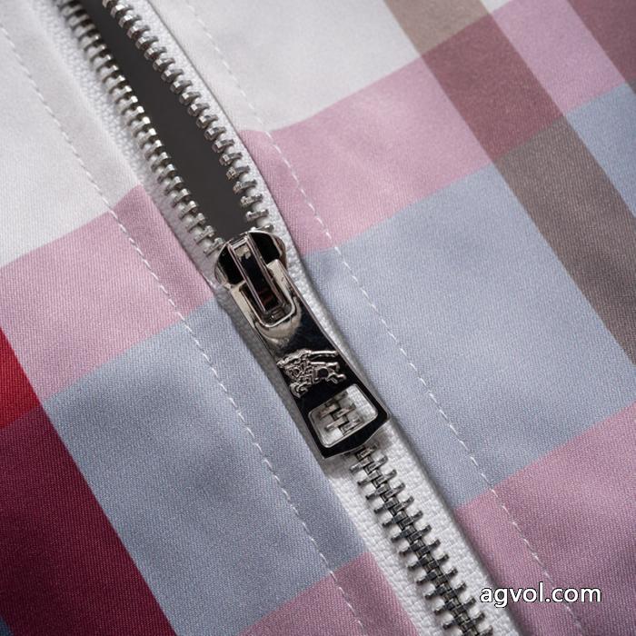 偽物 ブランド 販売BURBERRYジャケット秋冬 カジュアルに着こなし 個性的なデザイン _0_3