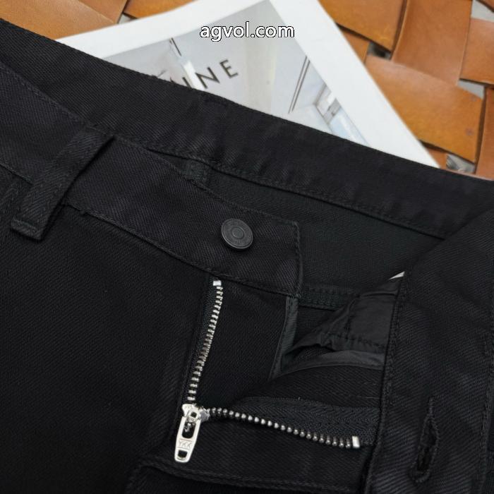 ジーンズ大人っぽく見せ新作 話題が沸騰中 機能的なアイテムブランド 偽物 通販CHROME HEARTS_0_3