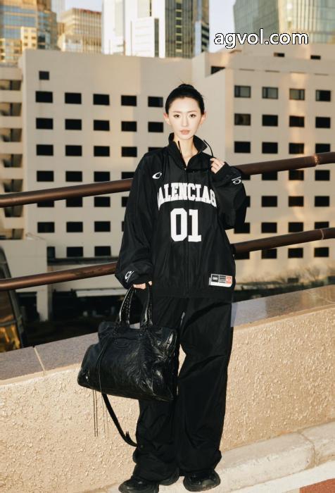 期間限定大人気商品 爆買い新品 大人の色味 ブランド コピー 販売 balenciagaコート_0_1