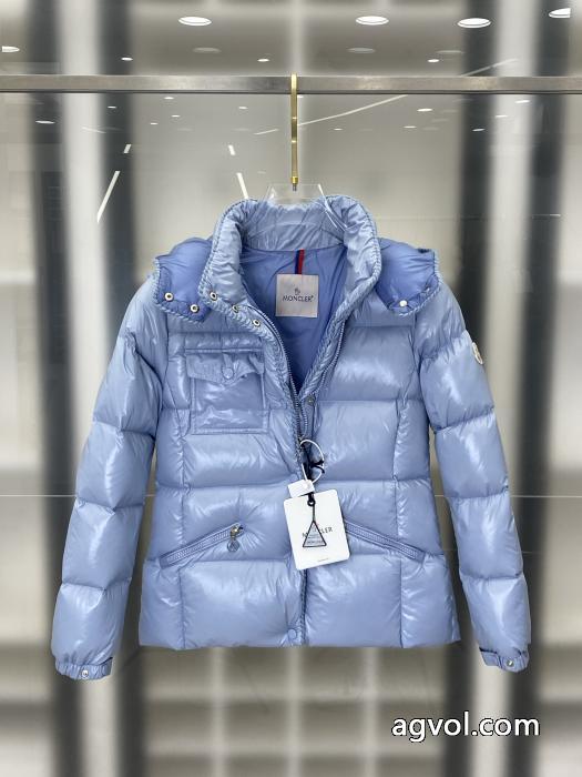ブランド コピーMONCLERダウンジャケット最高ランク 今年の流行りファション 毎年大人気商品_0_3