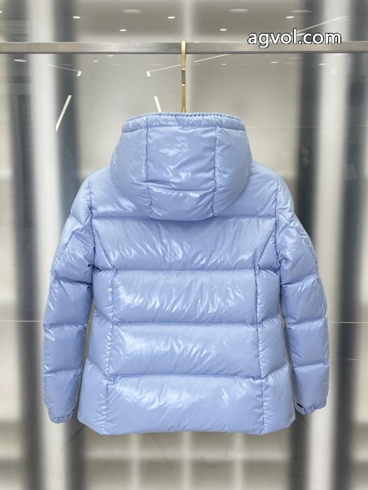 ブランド コピーMONCLERダウンジャケット最高ランク 今年の流行りファション 毎年大人気商品_0_4