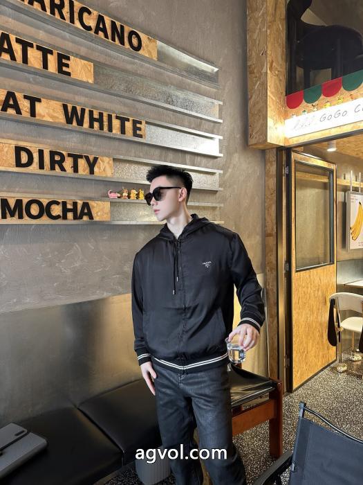 ブランド コピー 激安PRADA今年の秋冬コーデに活躍する 激安通販 在庫品ジャケット_0_4