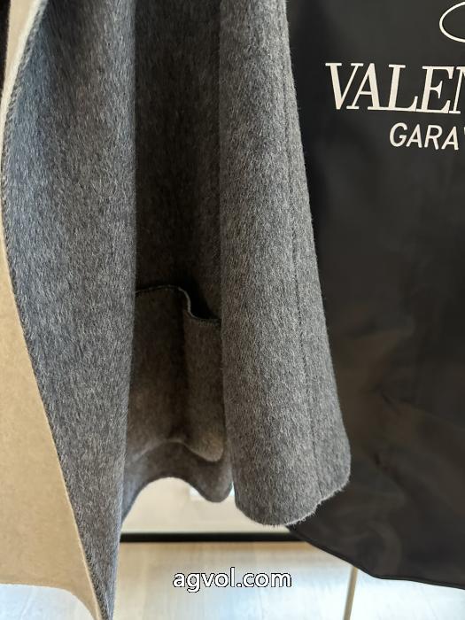 VALENTINOコート限定デザイン 新作追加 元気な印象にブランド コピー 通販._0_6