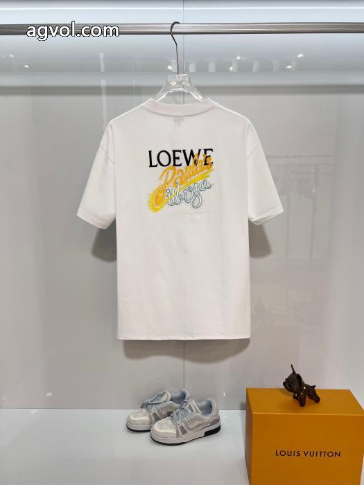LOEWEスーパー コピー高級感の漂う逸品 2026年秋冬のトレンド 上品上質半袖Tシャツ_0_0