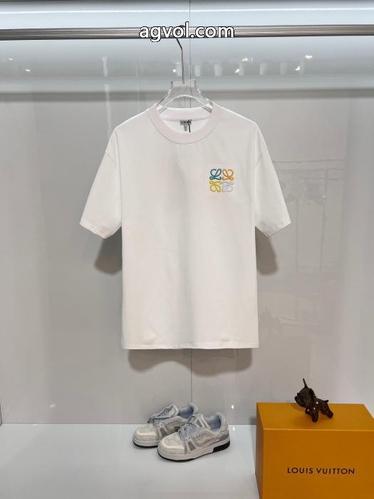 LOEWEスーパー コピー高級感の漂う逸品 2026年秋冬のトレンド 上品上質半袖Tシャツ_0_1