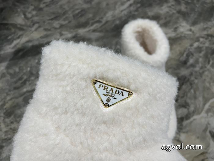 スーパー コピー ブランド 専門店見つけてほしい一品 期待される効能 エレガントな大人顔靴 ブーツプラダ._0_4
